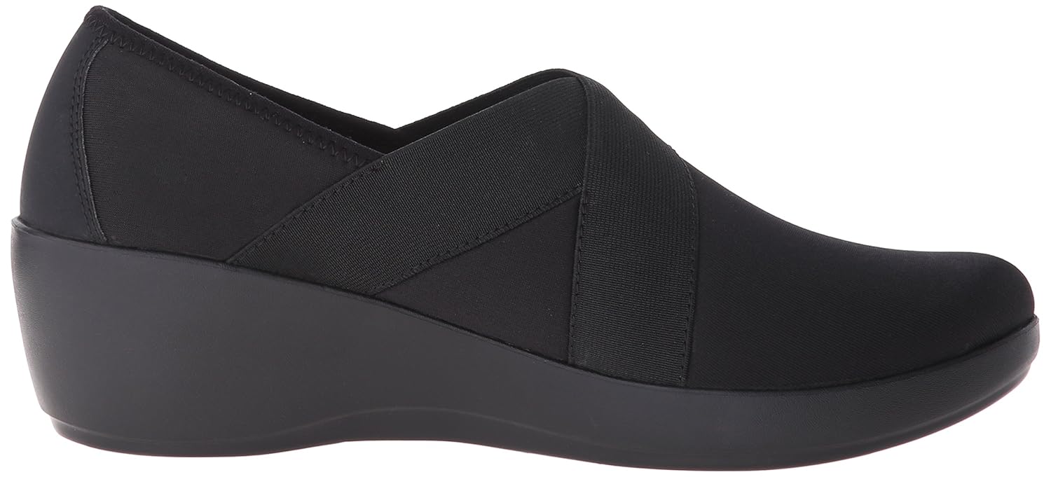 crocs busy day stretch asym women wedge in black