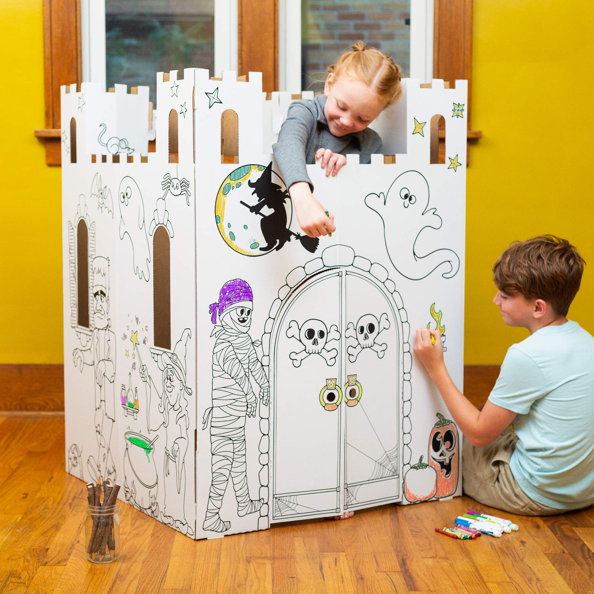 Easy Playhouse Haunted Castle - Kids Art & Craft for Indoor & Outdoor Fun, Color, Draw, Doodle on Halloween Friends– Decorate & Personalize a Cardboard Fort, 32