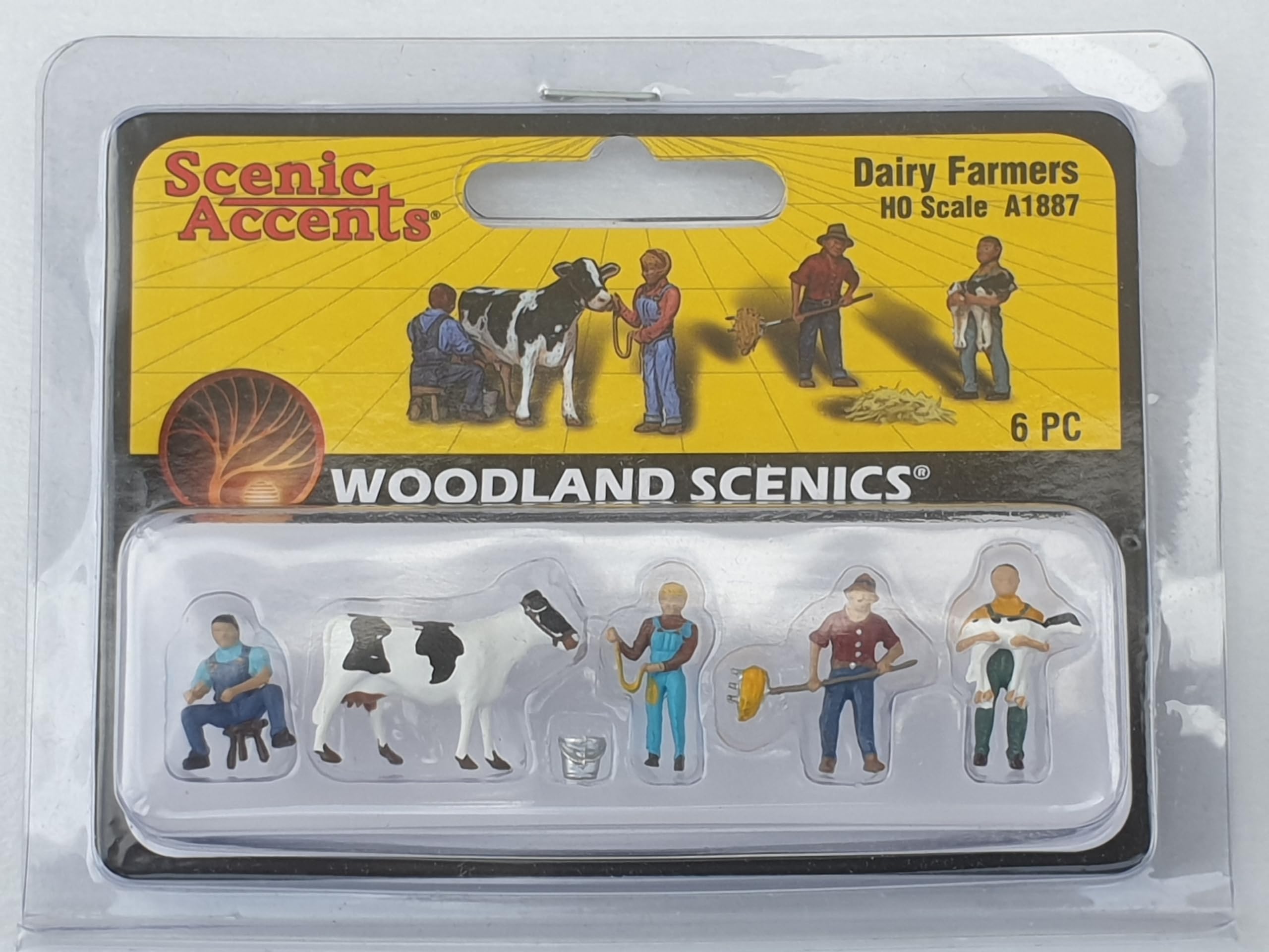 Woodland Scenics A1887 Dairy Farmers Cow Calf on the Arm Pitchfork Milking Figures Gauge H0 HO 1:87 Dairy Farmers