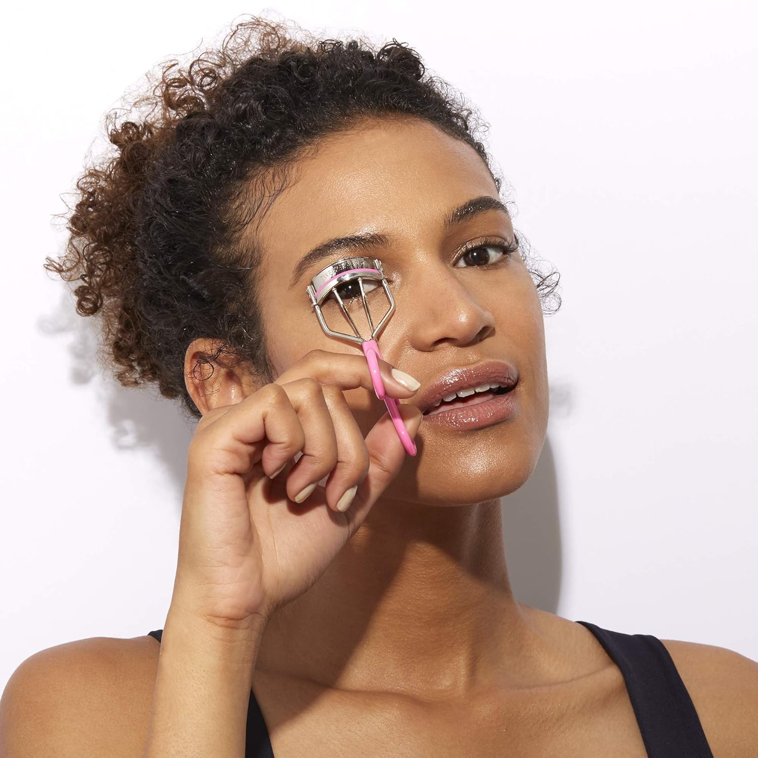 Tweezerman Neon Great Grip Eyelash Curler, Pink, 0.3 Ounce : Beauty