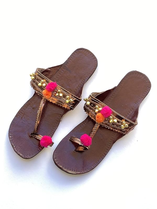 strap chappals