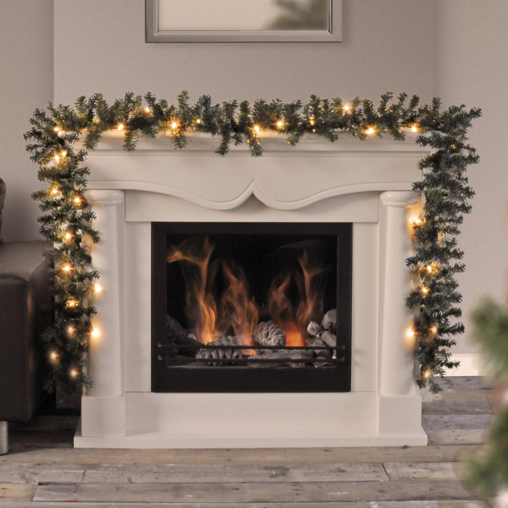 URBNLIVING Artificial Christmas Garlands, LED Light Up Christmas Decorations, Battery Operated 2.7-5.48 Metre Xmas Greeny Garlands (5.48m)