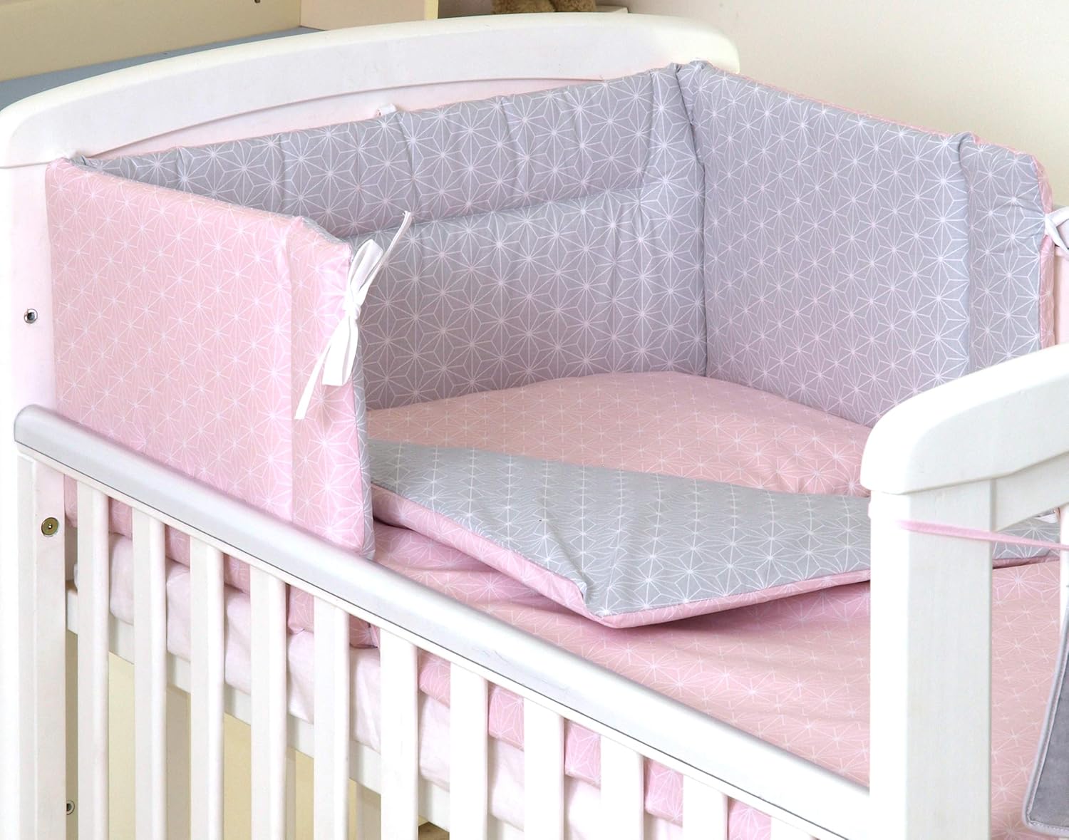 geometric cot bedding