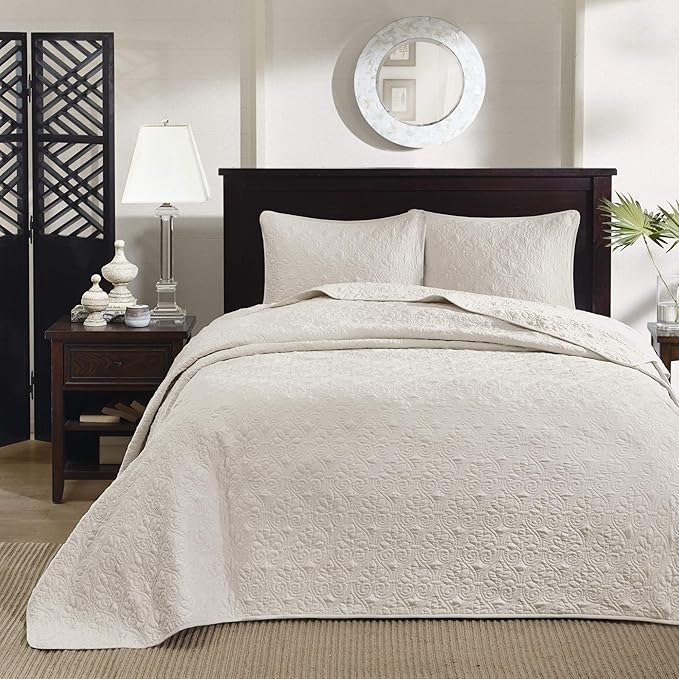 Madison Park Quebec Full Size Quilt Bedding Set Ivory