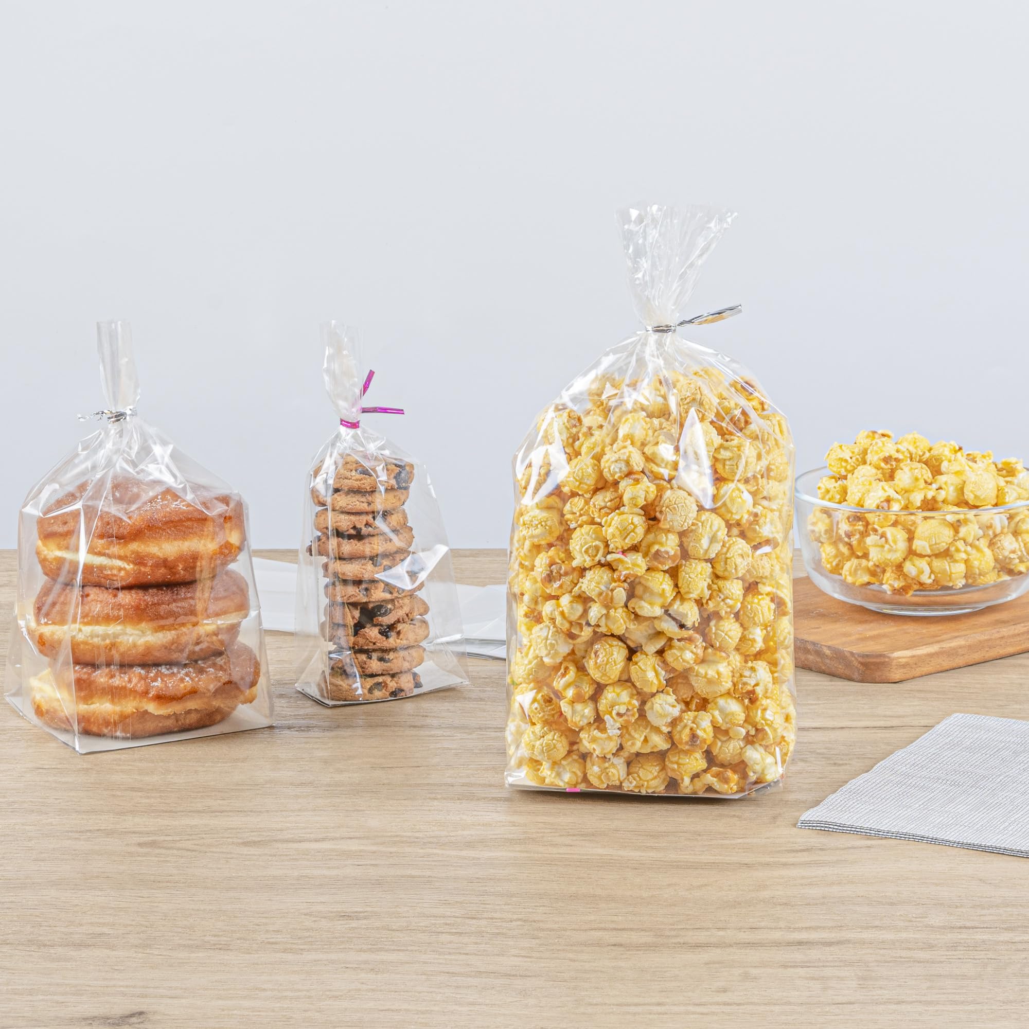 Restaurantware Flat Bottom Heat Seal Sandwich Bags Heat Sealable Food Bags - Gusset Bag with Paper Insert - Clear - 5 x 3 x 12 Inch - 100ct Box - Bag Tek