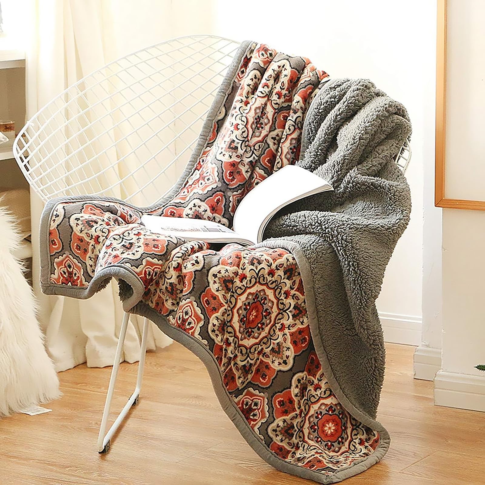 Ukeler Flannel Sherpa Throws 50'' x 60', Cute Floral Design Soft Plush Flannel Blanket Throws for Bed/Couch/Sofa/Office/Camping