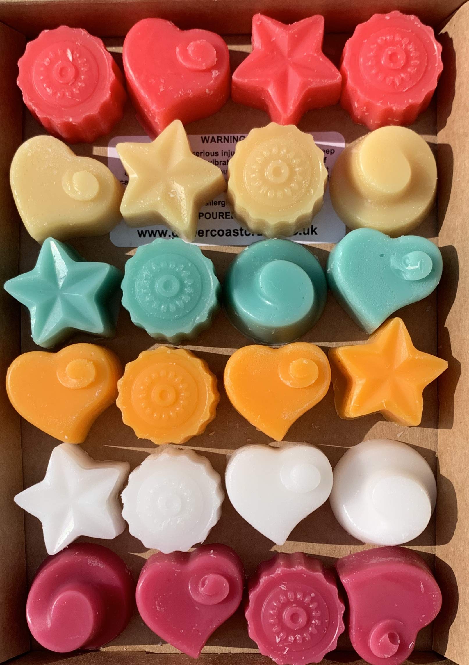 Handmade Premium Quality Highly Scented Wax Melts. 24 x 5g Melts in each pack (Christmas Mix)