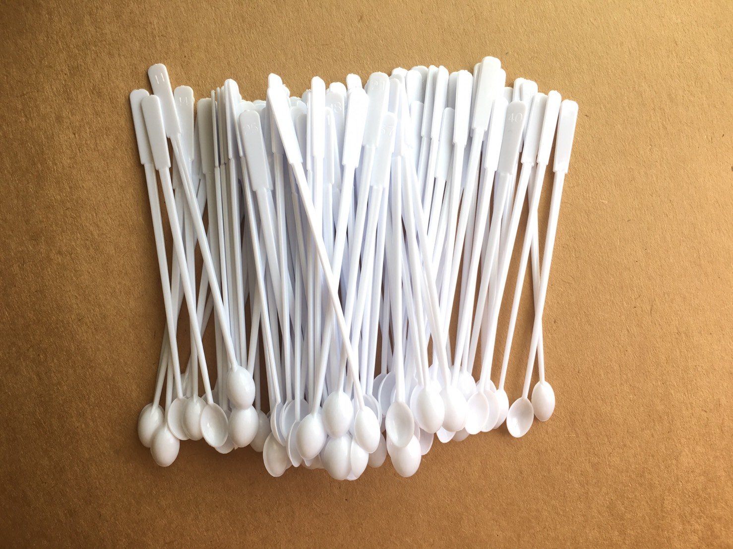 Photo 1 of (200) ICRAFY White Plastic Coffee Stirrer Cocktail Stick Soft Drink White Color Pack Size 5.5"
