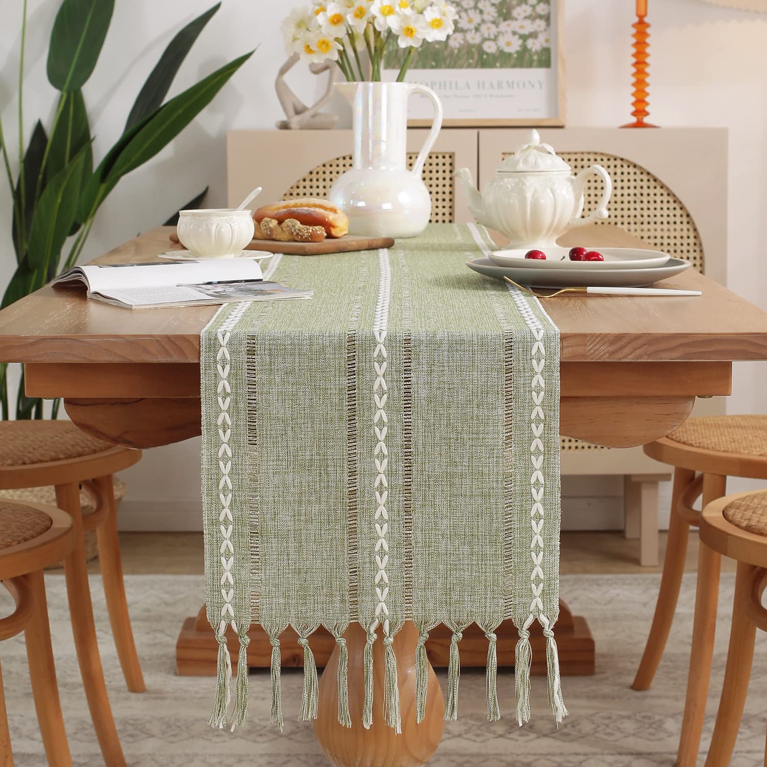 Yicorgard Farmhouse Table Runner Rustic Style 33 x 228 cm, Braided Striped Linen Table Runner 90 Inches Long with Tassels for Dining Room Kitchen Reading Dresser Décor,Green — image 1