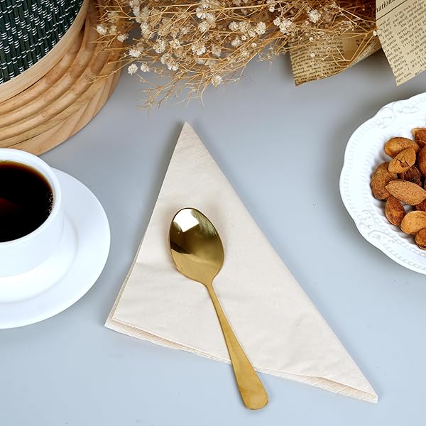 200 PCS STRONG 2 PLY DISPOSABLE NAPKINS WITH 25 PCS FLOSS PICKS – BIODEGRADABLE NAPKINS 6.5 X 6.5 INCHES FOLDED – THIN & EASY TO USE MINT FLAVORED DENTAL FLOSSERS