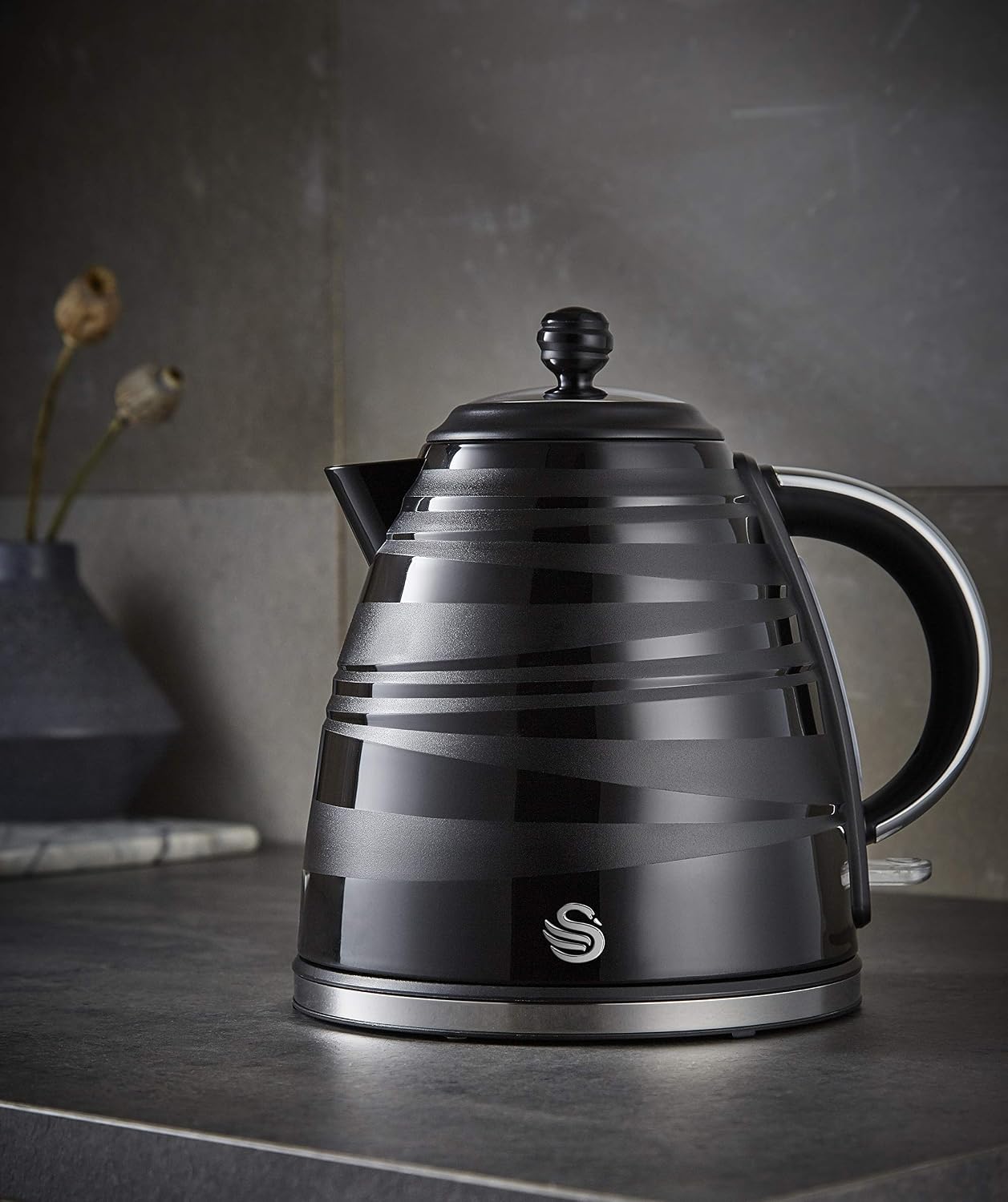 Swan, SK31050BN, Symphony 1.7 Litre Jug Kettle with 360 Degree Rotational Base, 3000 Watts, Black, 1.7 Litres - Image 4