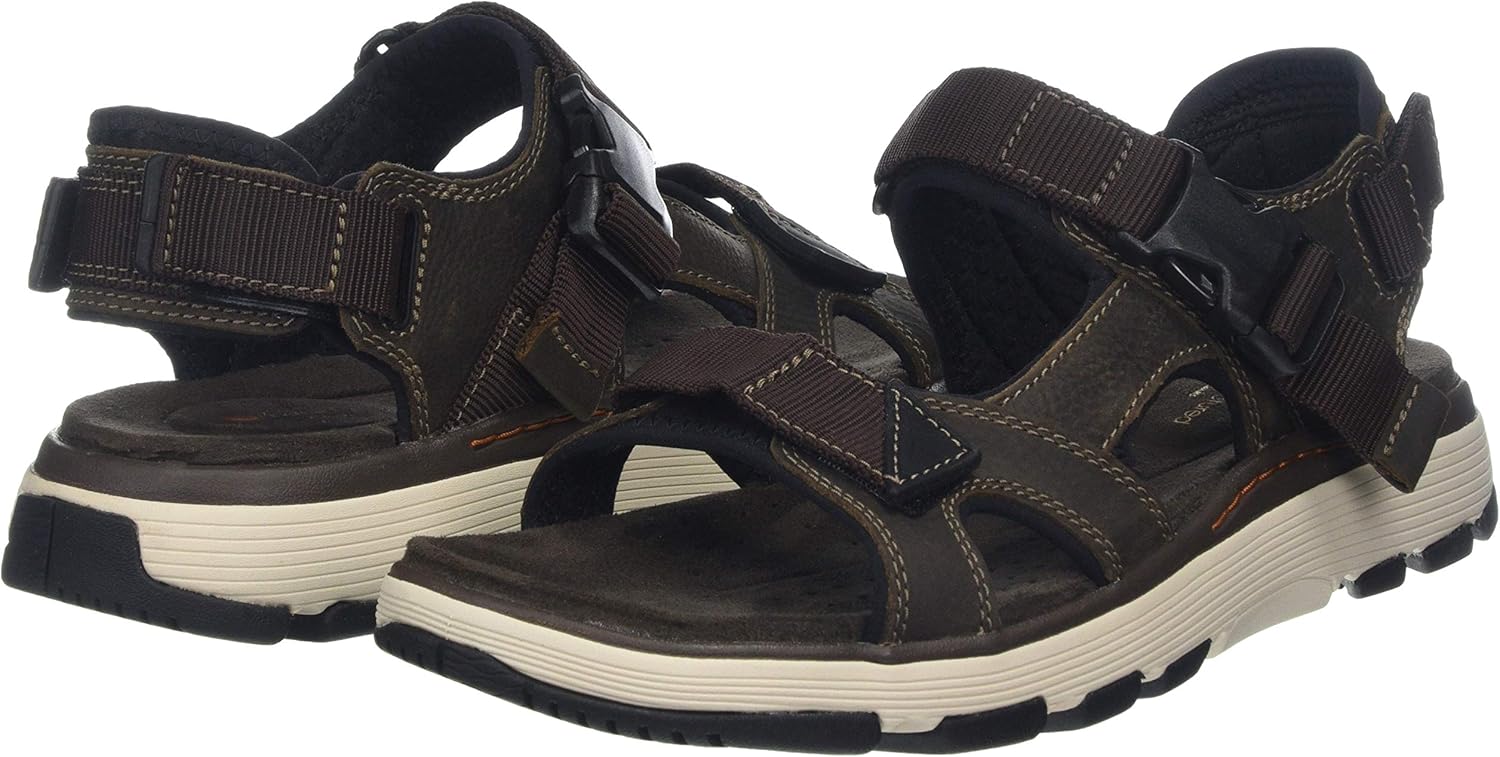 un trek bar sandals