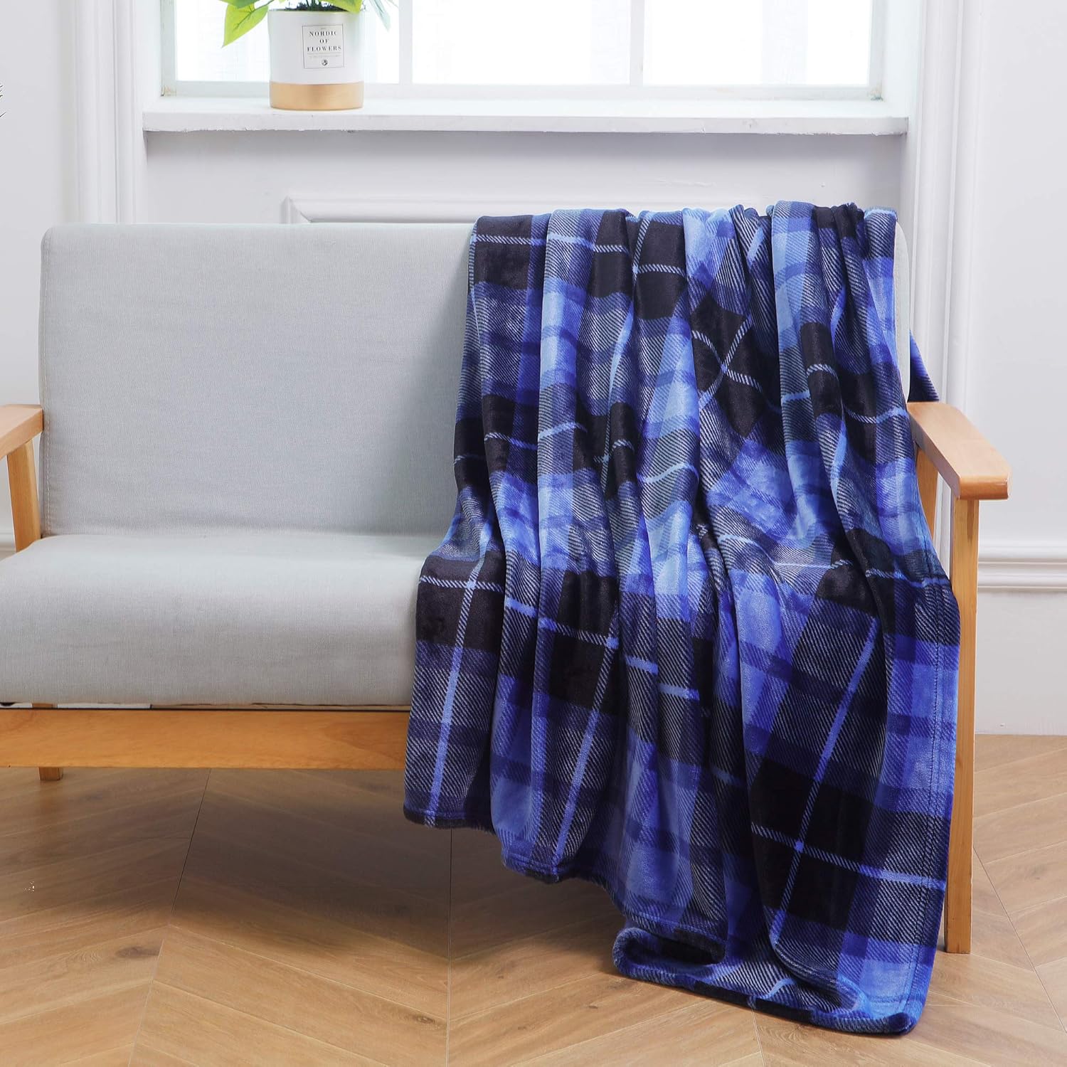 SOCHOW Flannel Fleece Blanket 150cm×200cm, All Season Plaid Blue Blanket for Bed Couch,Car - Image 3