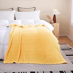 Linecooo Light Yellow Fleece Throw Blanket