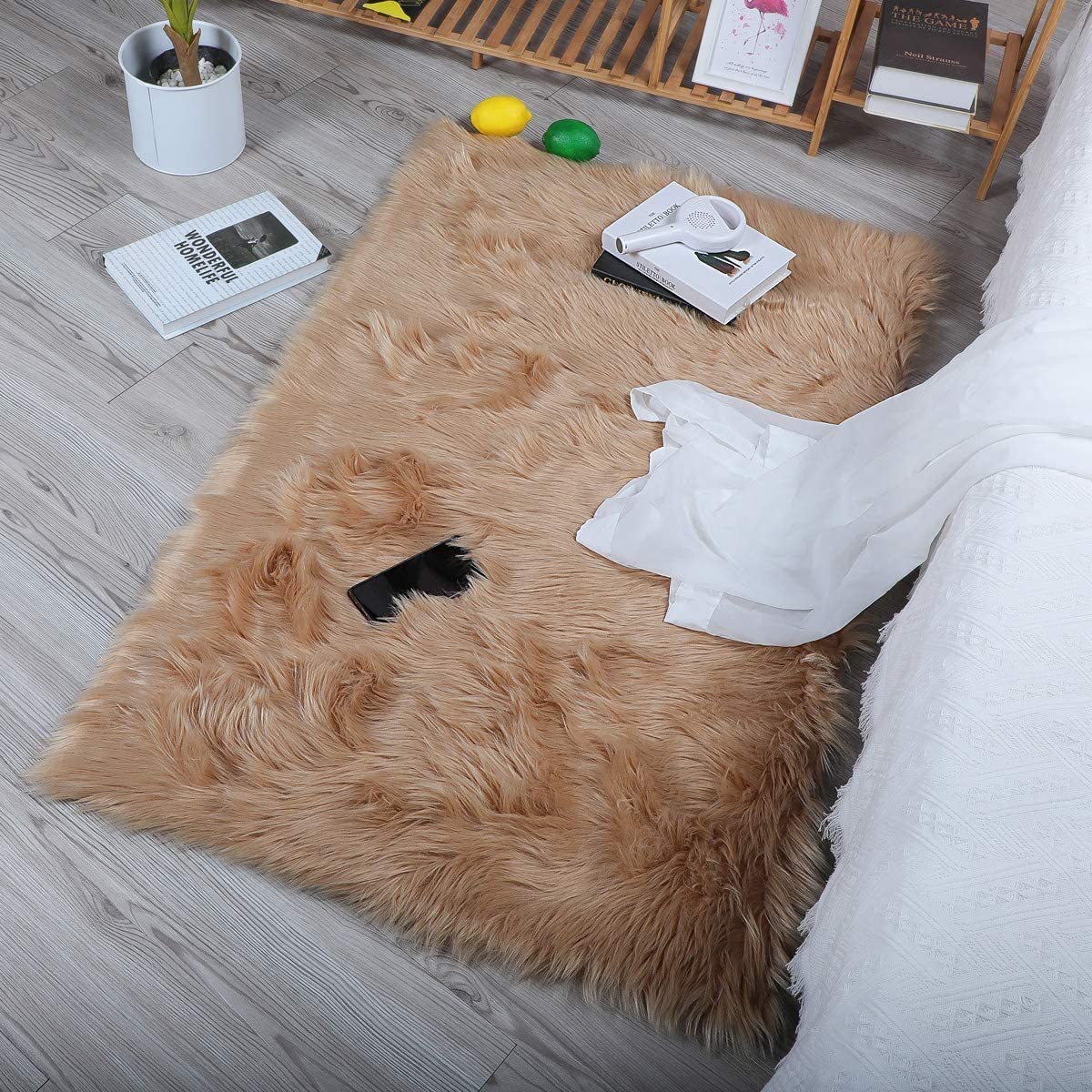 YIHAIC Man-Made Luxury Wool Faux Fur Rug, Cozy Feel Like Real Wool Sofa Cushion (60 x 90 cm, Brown)