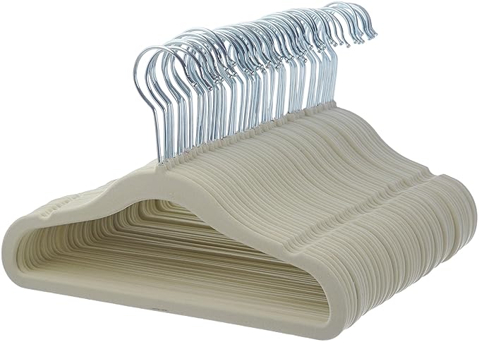 AmazonBasics Kinderkleiderbügel mit Samtbezug, 50er-Pack, Beige