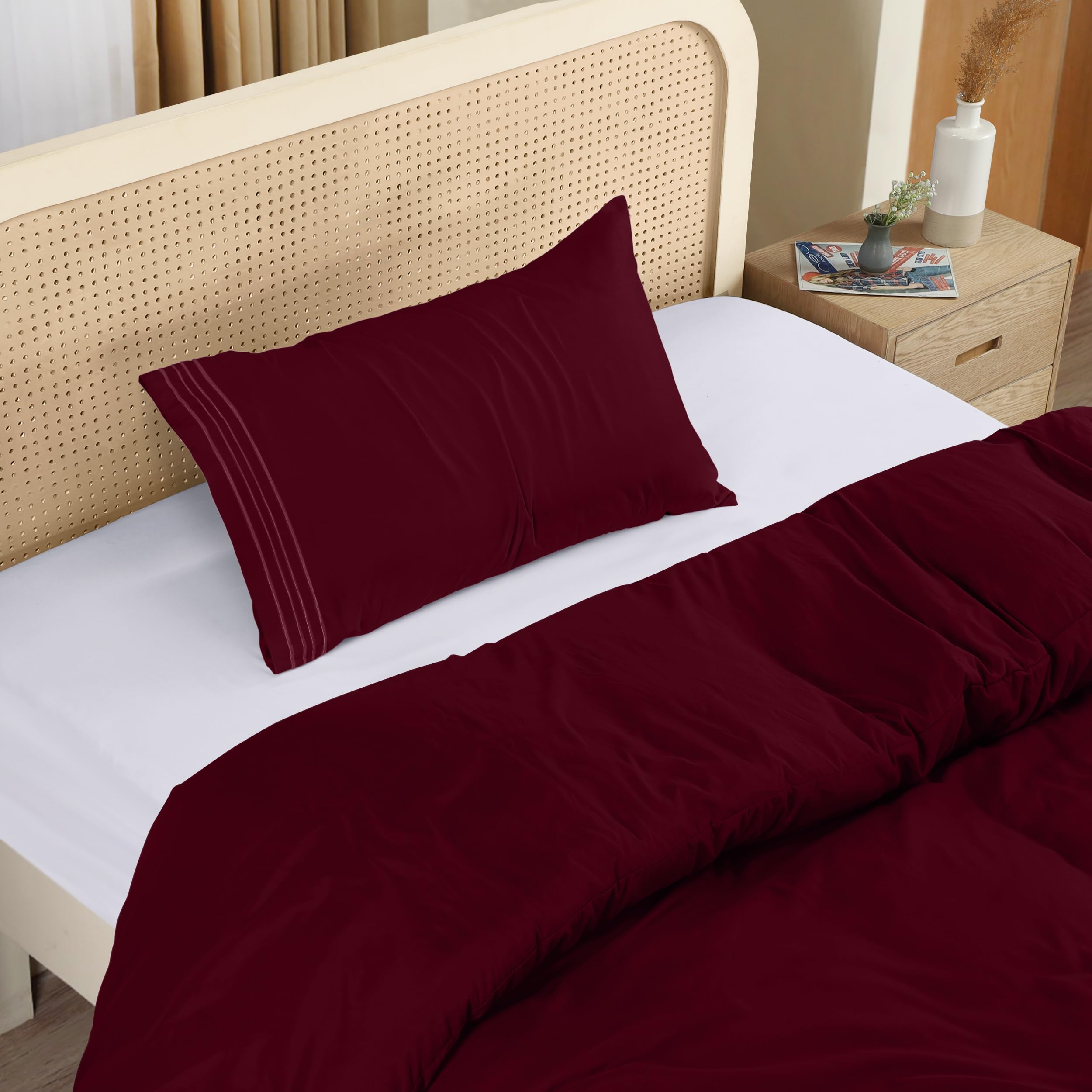 Utopia Bedding Duvet Cover - Single Duvet Cover Set with Embroidered Pillowcase - Soft Microfibre Polyester Bedding (Burgundy)