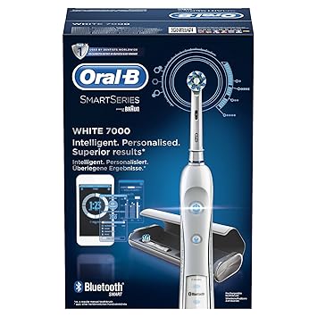 Oral-B SmartSeries 7000 elektrische Zahnbürste, mit Timer und drei Aufsteckbürsten, weiß