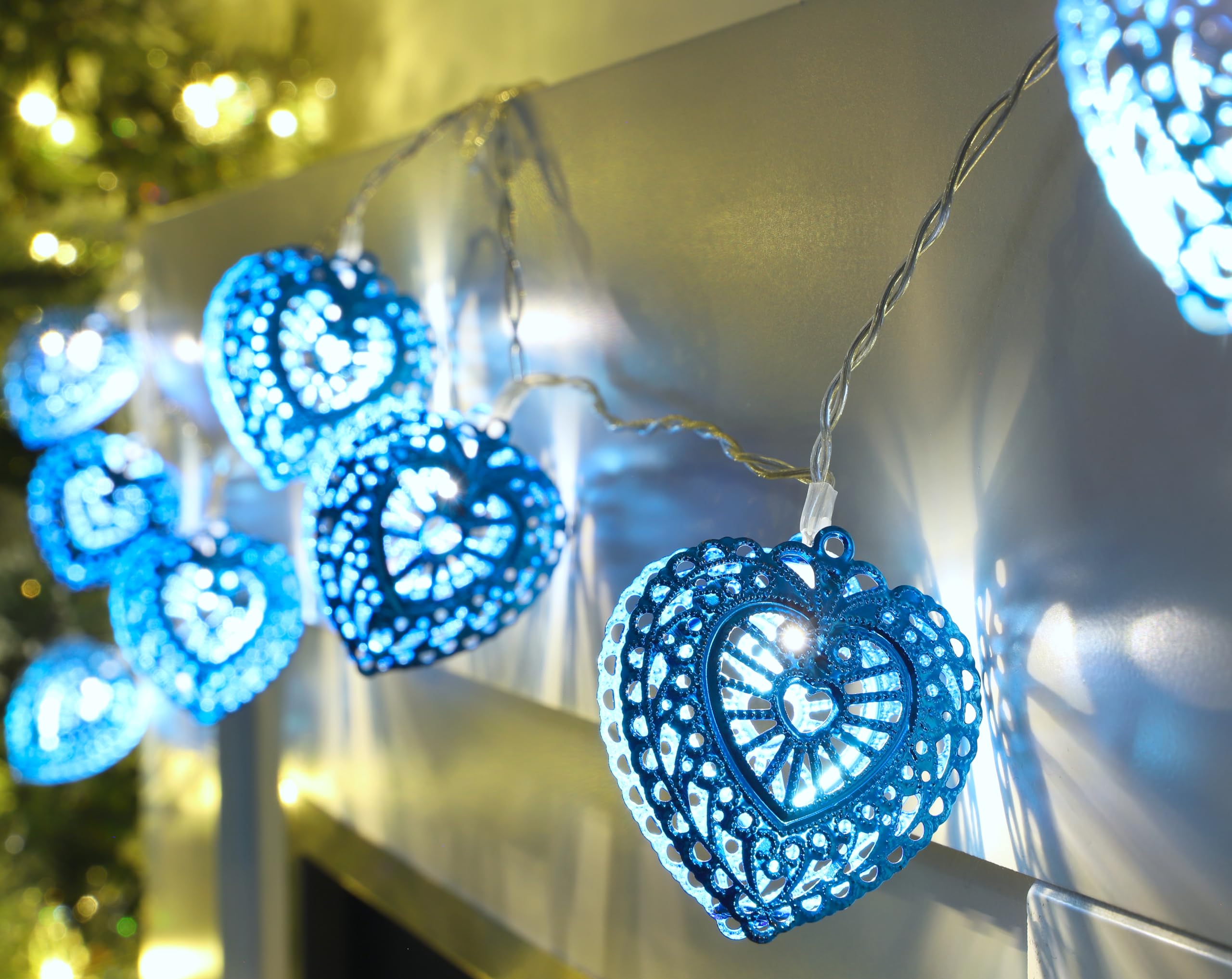 Christmas Concepts® 1.2m (3.9ft) 10 Battery Operated Heart Shaped Warm White LED Fairy Lights - Bedroom Decorations - Weddings & Party Lights