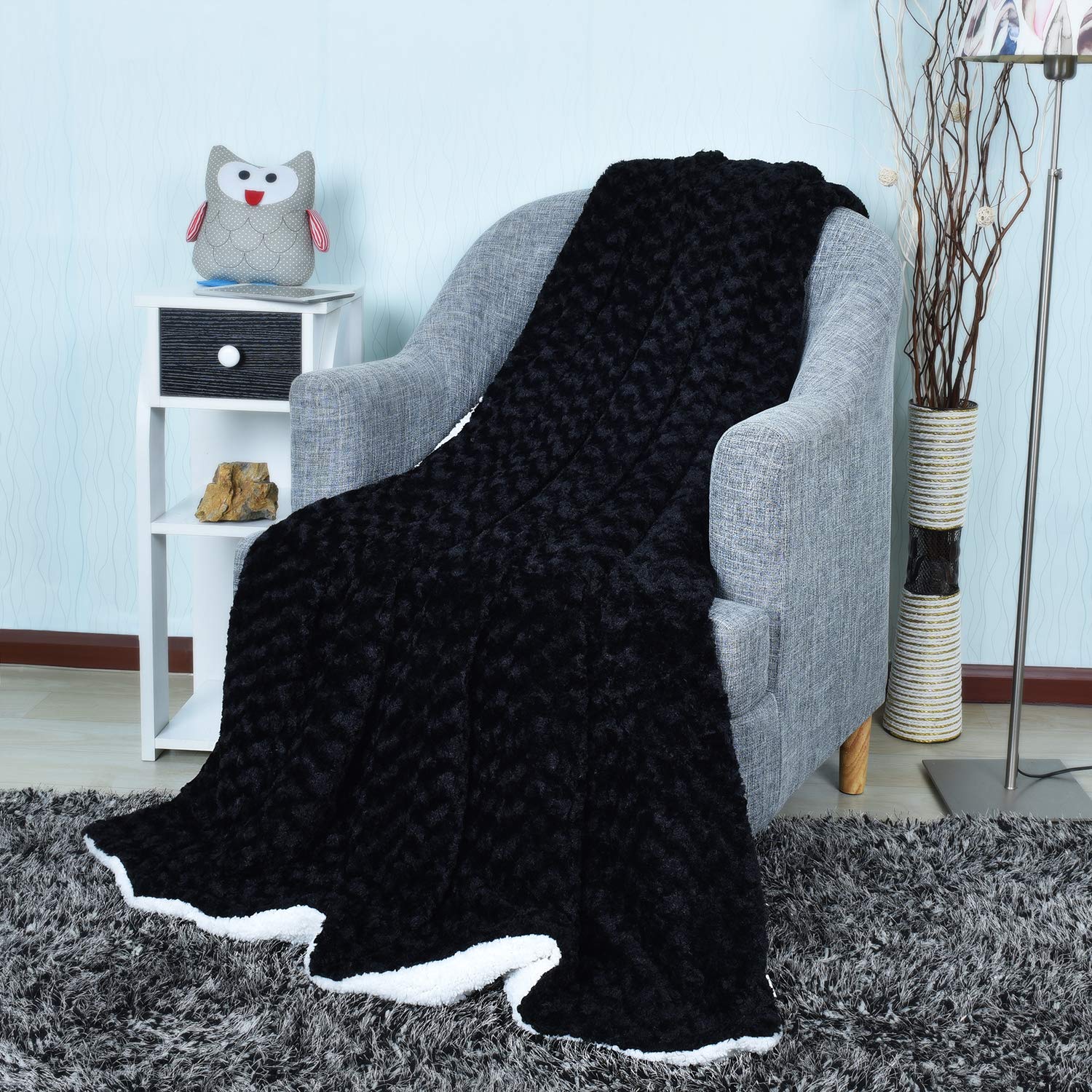 EHC Luxurious Super Soft Warm Sherpa Couch Throw TV blanket for Sofa, 127 x 152cm - Black