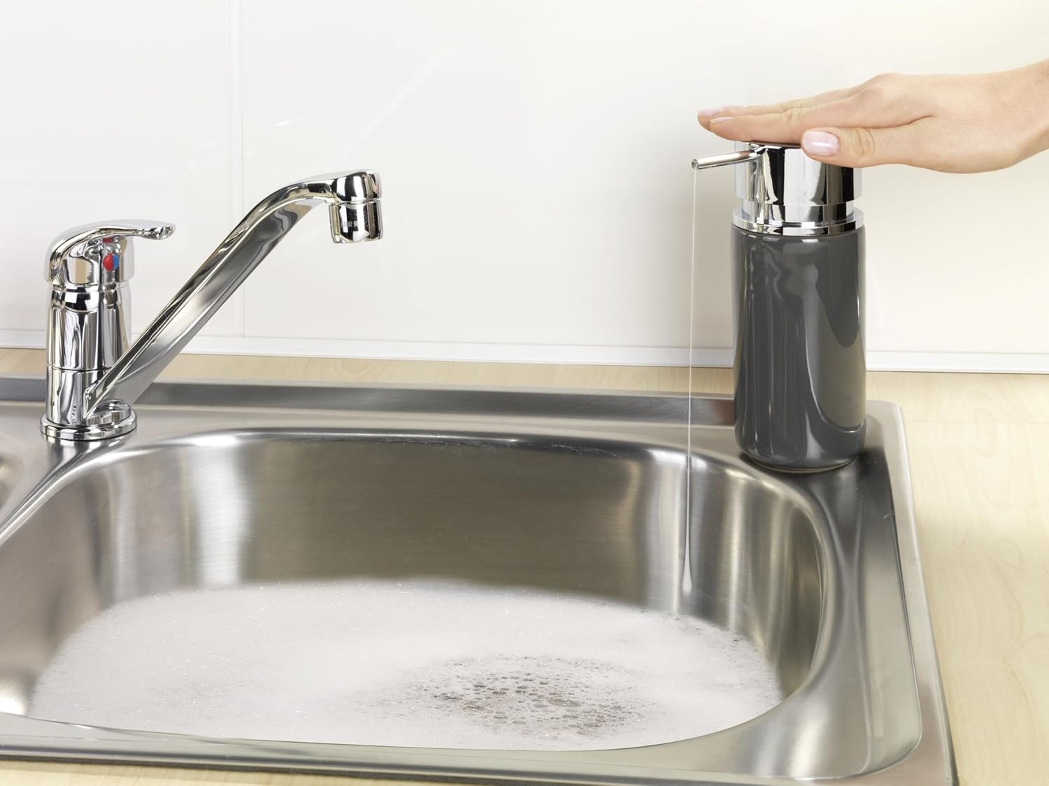 дозатор дайверси. дозаторы чистящих средств. 50405герханс дозатор для мойки. дозатор встраиваемый ledeme для жидкого мыла l405-2 хром. диспенсер wenko.