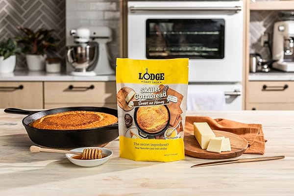 LODGE CAST IRON SKILLET CORNBREAD – EASY TO BAKE 17.4 OZ – SWEET AS HONEY