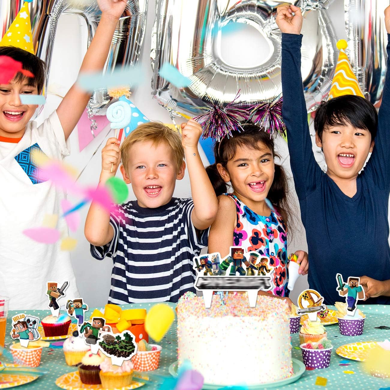 Amazon Co Jp Minecraf T ケーキトッパー 25個 マインクラフト おもちゃ カップケーキトッパー 子供用 誕生日パーティー ビデオゲームパーティー用品 Toys