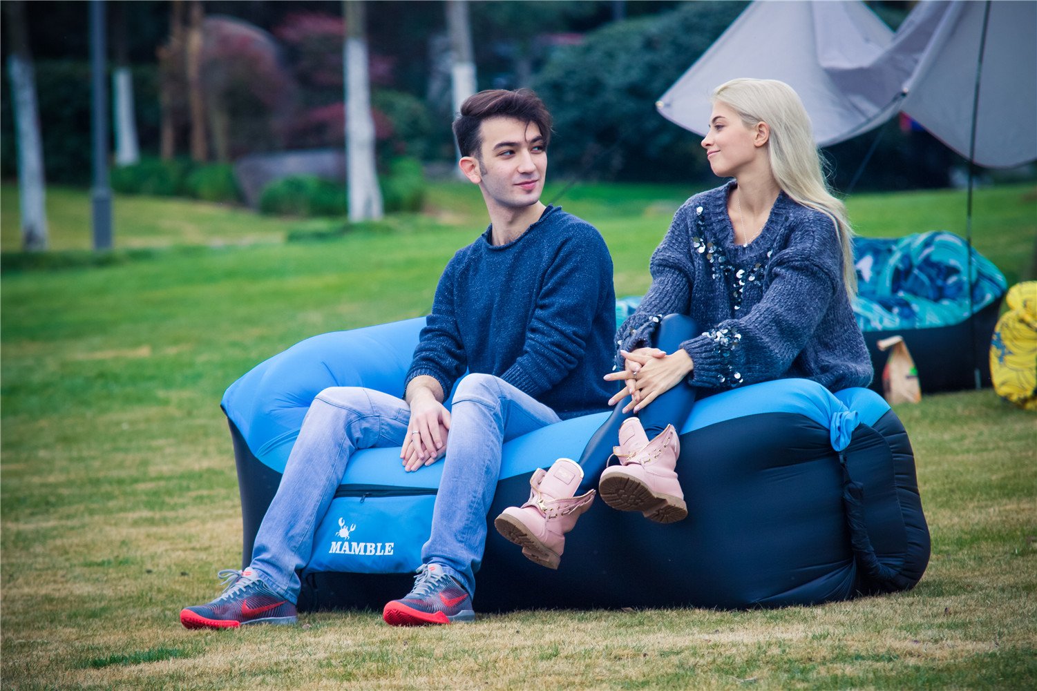 MAMBLE Inflatable Lounger Sofa Portable Sofa Bed Air Sofa for Travelling, Camping, Beach, Park Blue