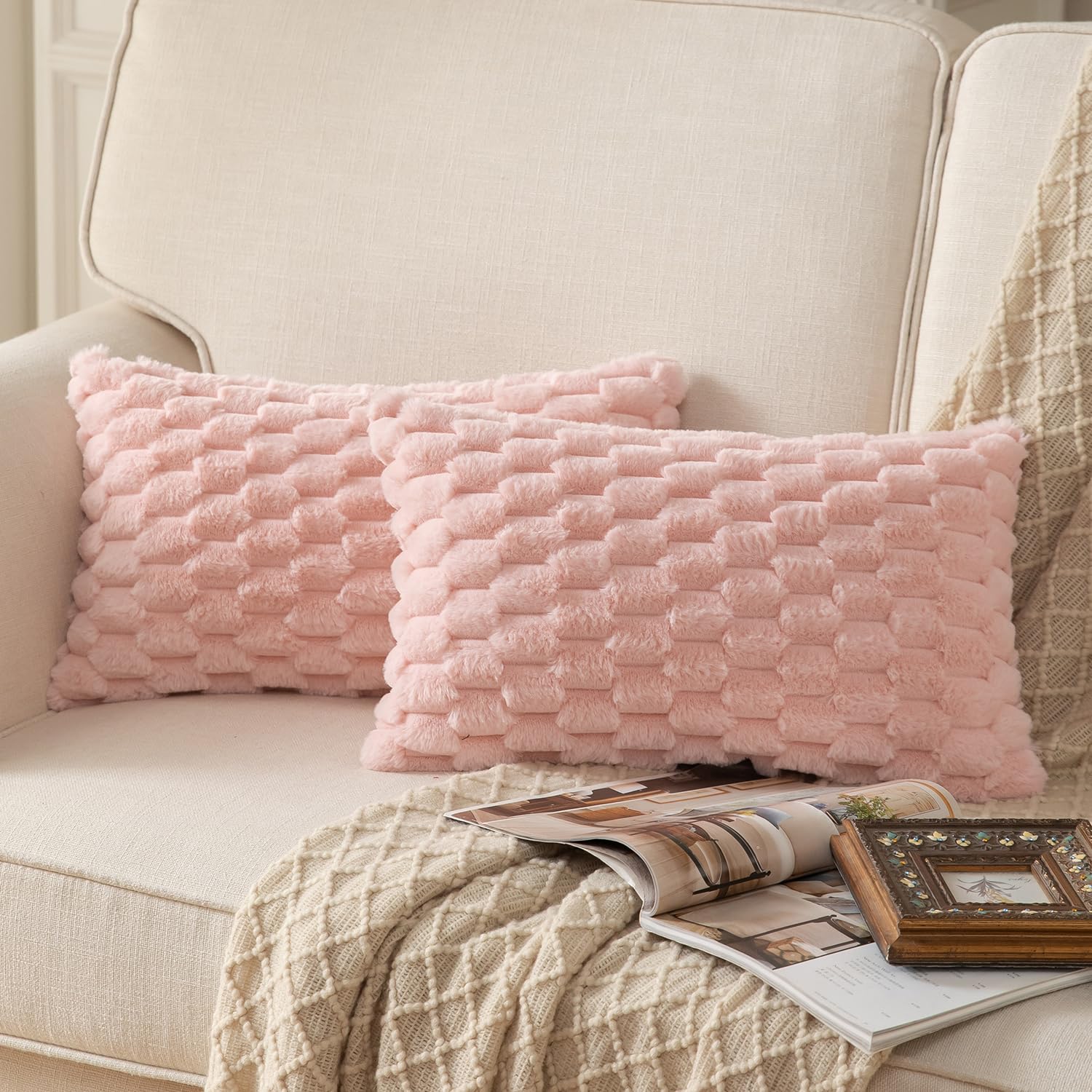 Mandioo Pack of 2 Pink Super Soft Plush Decorative Cushion Covers 12x20 inch 30x50 cm Wool Velvet Throw Pillow Covers cases Faux Fur fluffy Couch Sofa Bed Livingroom