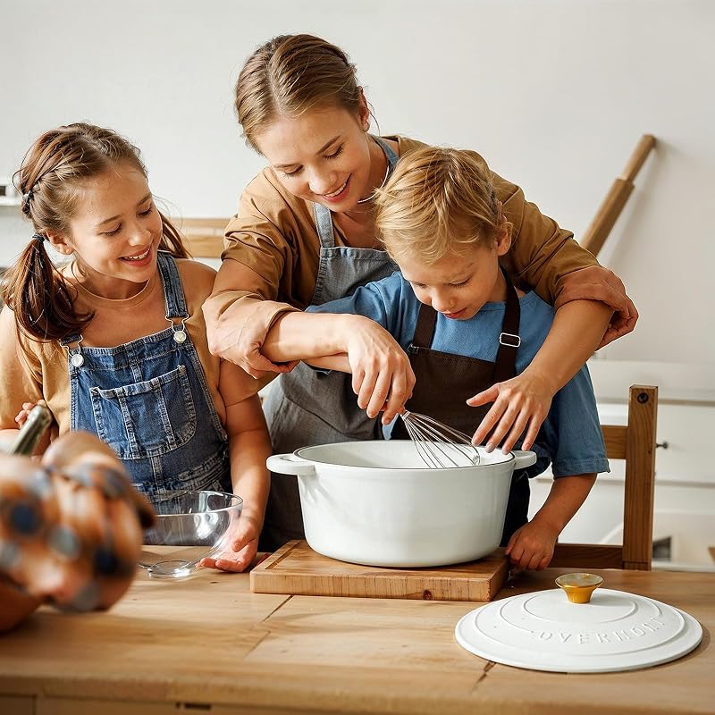 Bräter emaille Gusseisen Topf - Schmortopf 26cm backofengeeignet - mit Deckel und Kochbuch - für Küche Backen Schmoren Braten Perlweiß