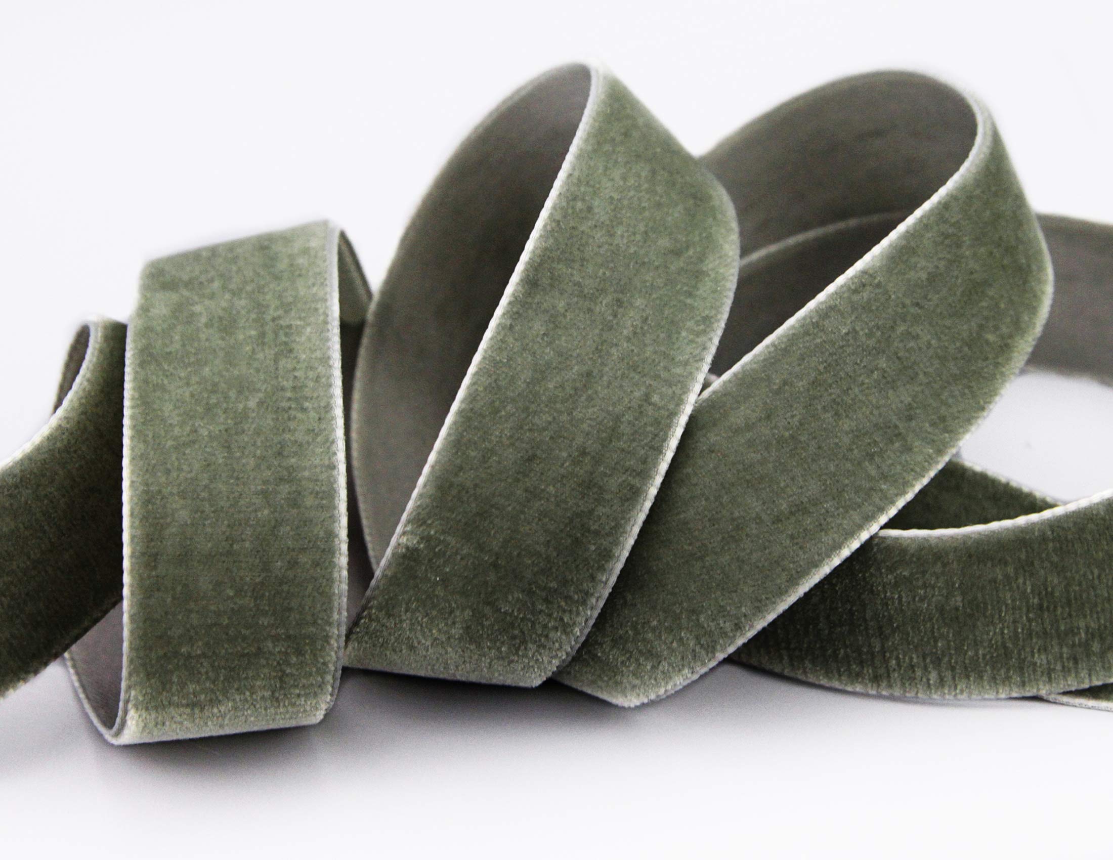 Finemark 3m x 16mm Velvet Ribbon - Light Grey with Green Tone - Perfect for Sewing, Decorating or Jewellery Making