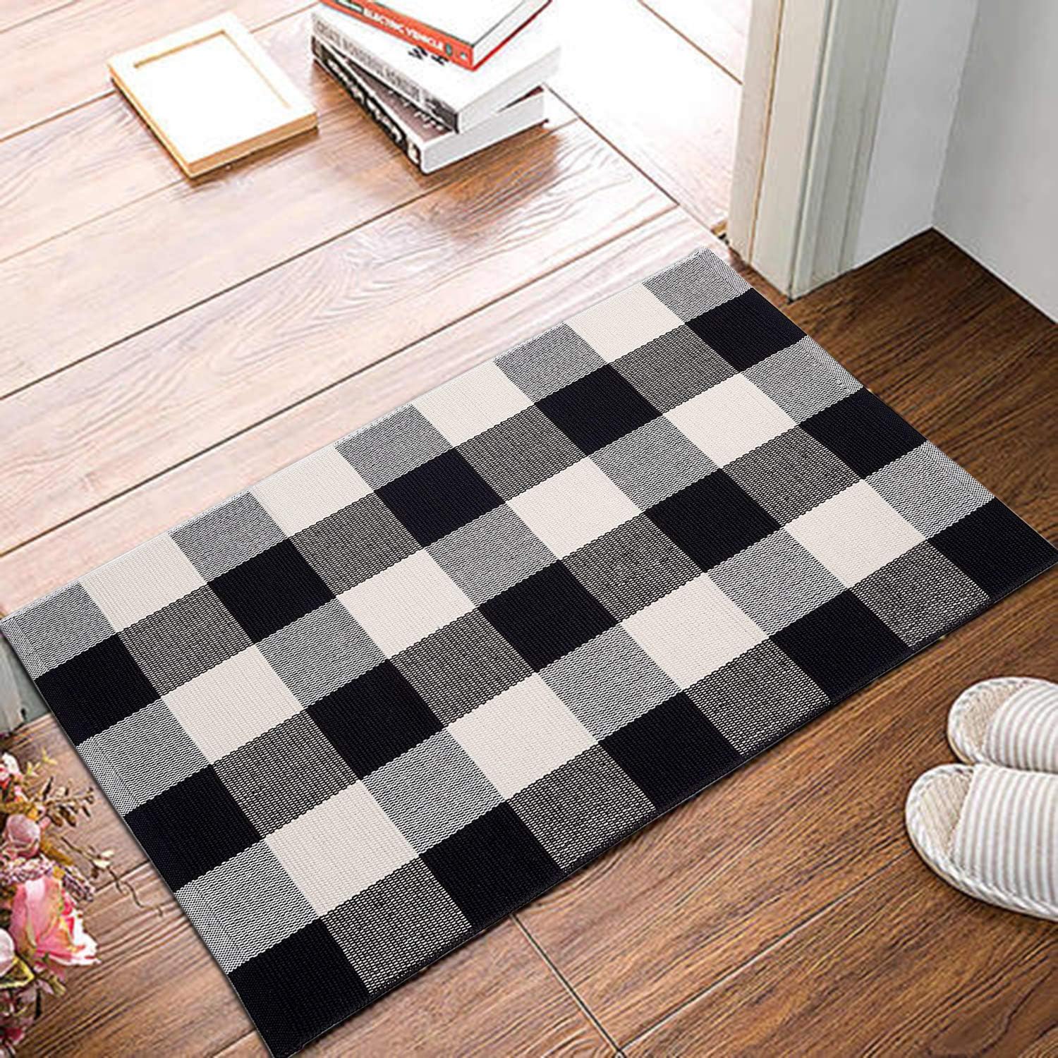 MUBIN Buffalo Plaid Door Mat/Rug Black/White Check Rugs 23.5 x 35.4 Inches Hand-Woven Indoor or Outdoor Rugs for Layered Door Mats Washable Carpet for Front Porch/Kitchen/Farmhouse /Entryway: Kitchen & Dining