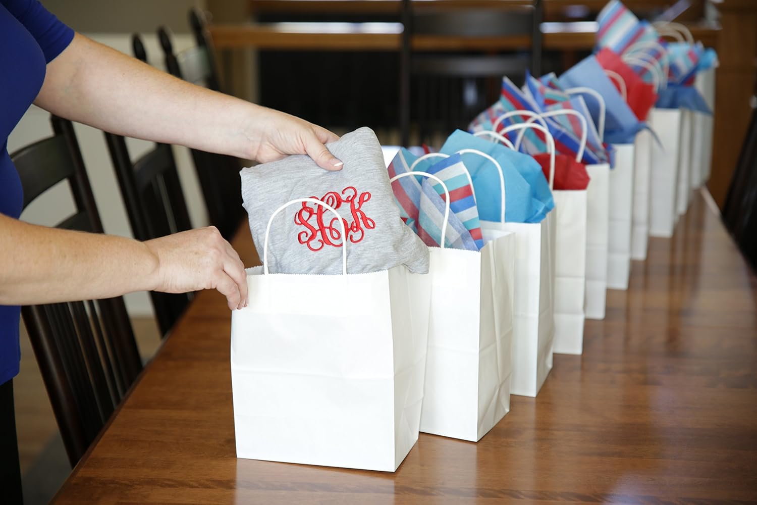 100 | 50 | 25 Count - Size (8"x4.75"x10") Bulk White Paper Bags with Handles - Perfect Solution for Baby Shower, Birthday Parties, Gifts, Restaurant takeouts, Shopping, Retail: Health & Personal Care