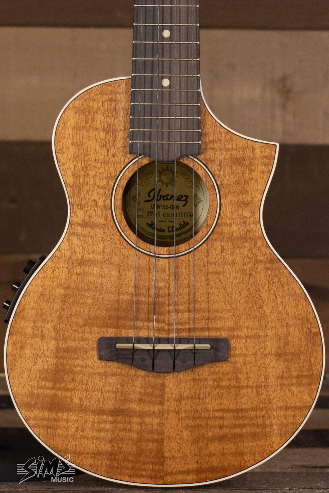 Ibanez, 4-String Ukulele, Right, Open Pore Natural (UEW15E)