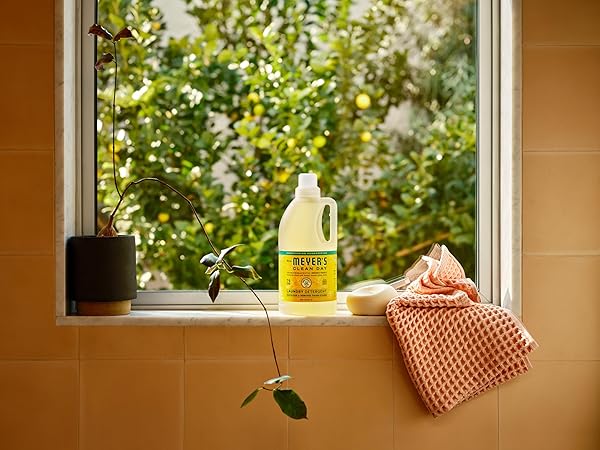 MRS. MEYER’S LIQUID LAUNDRY DETERGENT, BIODEGRADABLE FORMULA INFUSED WITH ESSENTIAL OILS, HONEYSUCKLE, 64 OZ (64 LOADS)