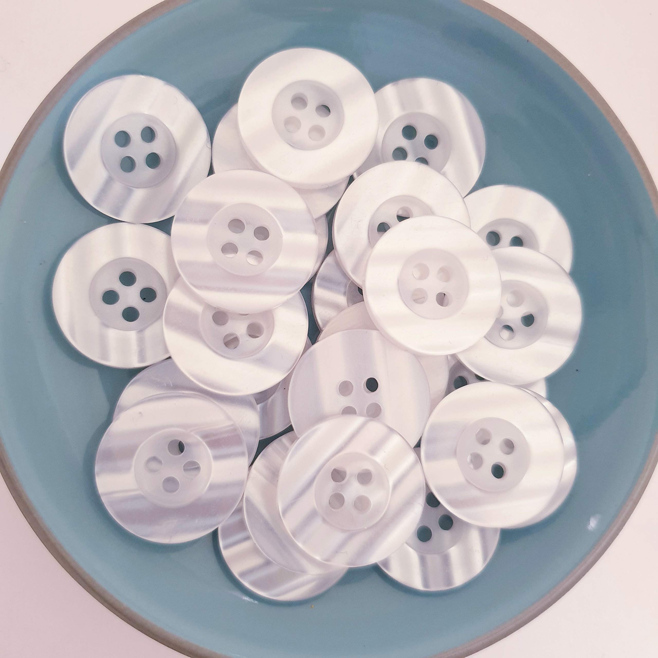 MajorCrafts® 30pcs 20mm Clear White Pearlescent 4 Holes Round Resin Sewing Buttons Needlework Craft Embellishments