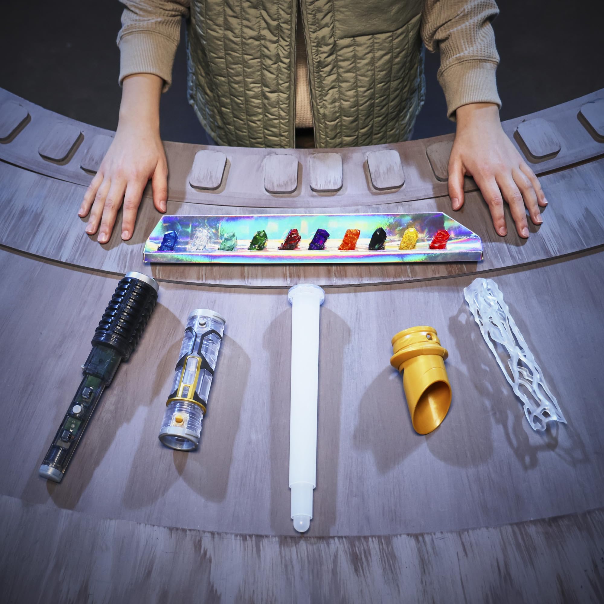 STAR WARS STAR WARS Power Crystal Lightsaber, 7 Colors & 10 Crystals, 50+ Color-Changing Combinations, Lights & Sounds, Toys for Boys & Girls, Kids, Ages 4+