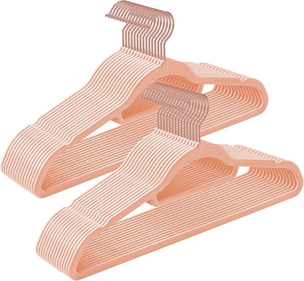 SONGMICS Velvet Hangers Set of 30 with Rose Gold Hooks 0.6 cm Thick