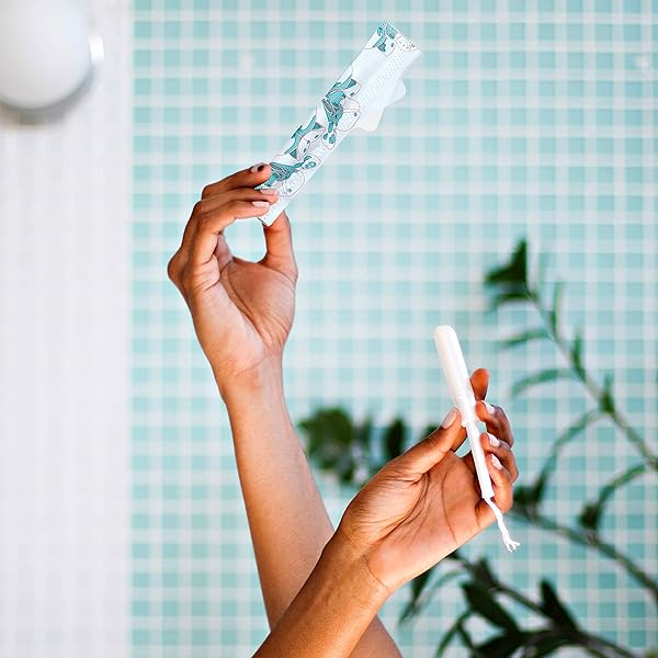 L. COTTON TAMPONS REGULAR ABSORBENCY, CONTAINS AN ORGANIC COTTON CORE, MADE WITHOUT SYNTHETIC PESTICIDES, OR FRAGRANCES 84 COUNT (2 PACKS OF 42)