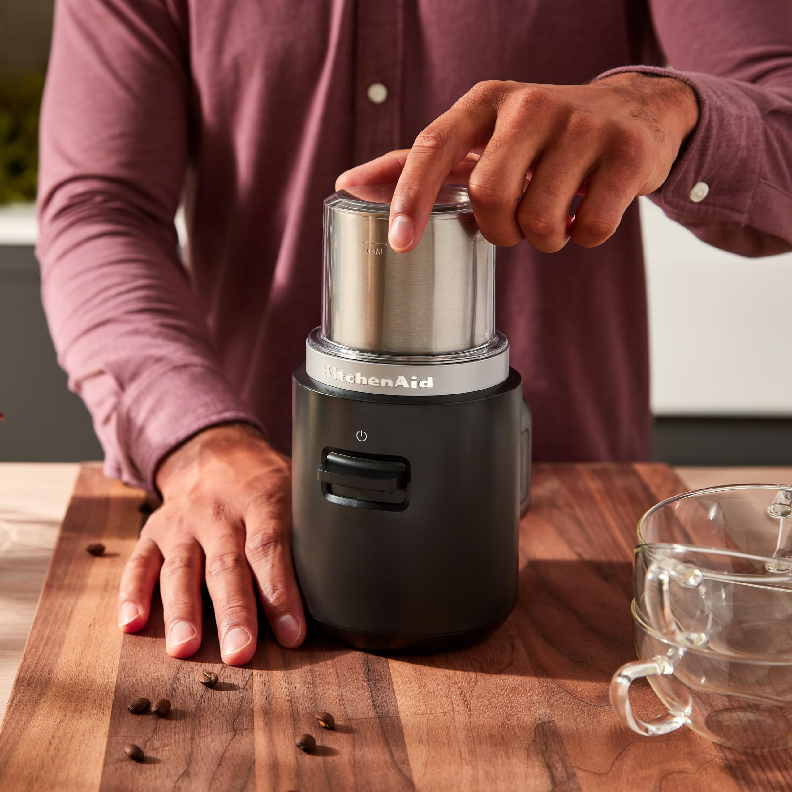 KitchenAid Kabellose Kaffeemühle - Go Cordless - 113-g-Bohnenbehälter - Reicht für 12 Tassen - Edelstahlklingen - Ohne Akku - Schwarz 5