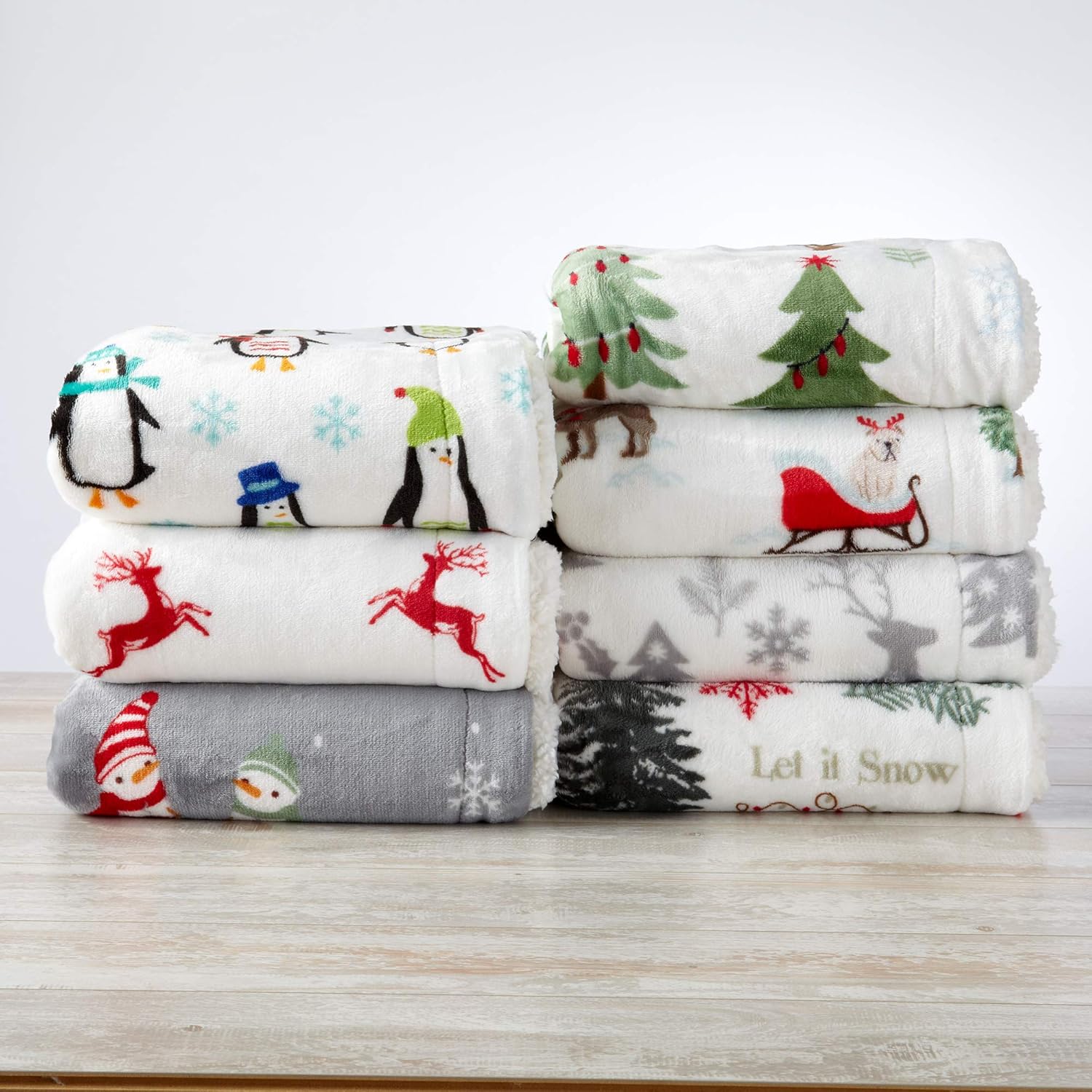 Decorative Holiday Throw Blanket. Super Soft Fleece Sherpa Holiday Throw Blanket. Eve Collection (50" x 60", Penguins): Kitchen & Dining