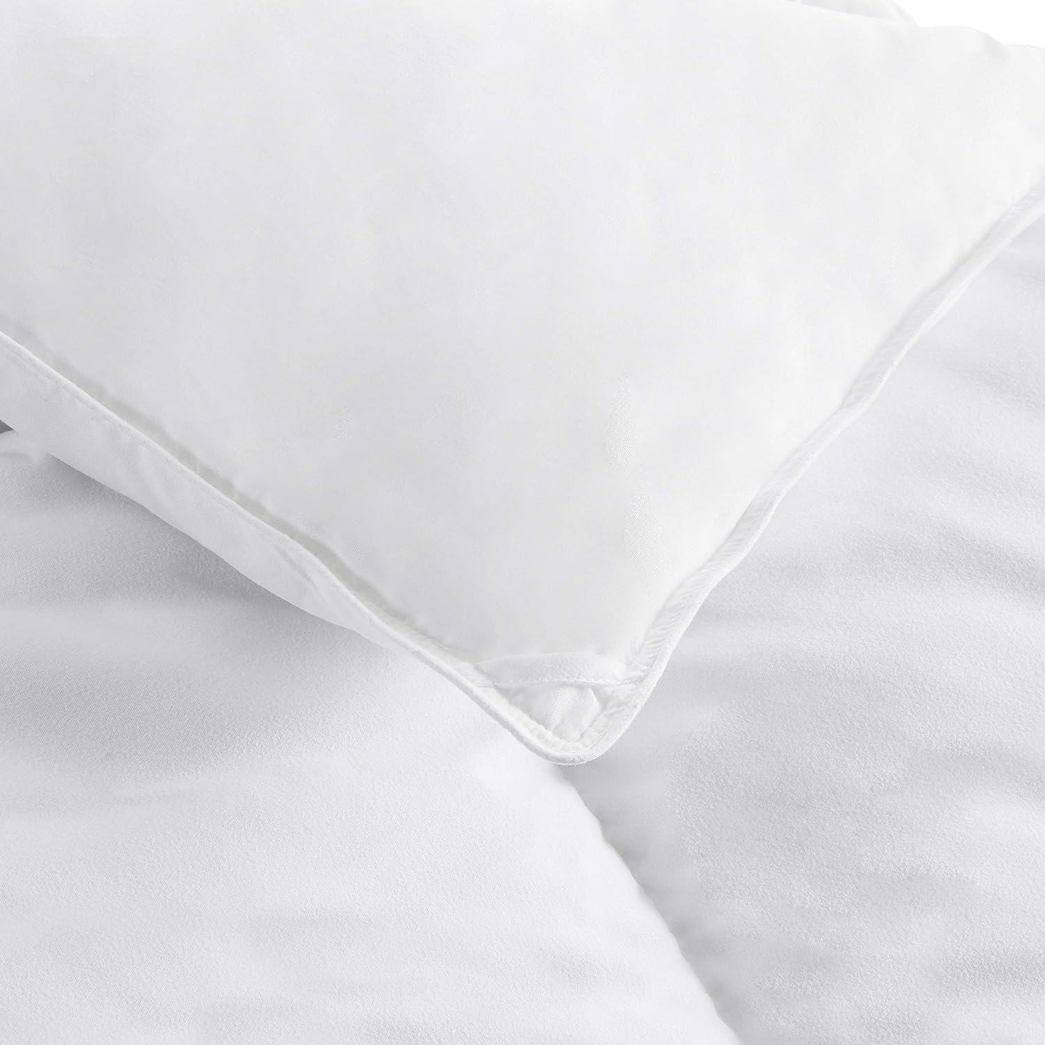 Basics Down Alternative Bed Comforter, Full / Queen, White, Light: Home & Kitchen
