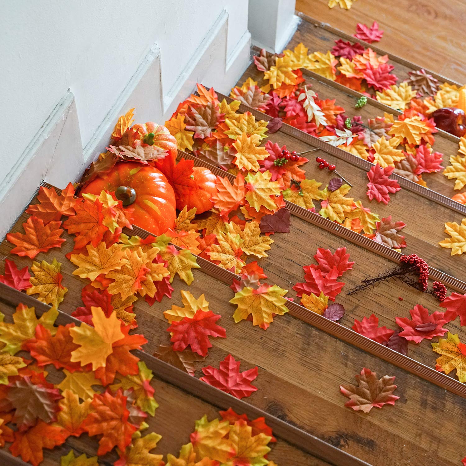 HENMI 500PCS Artificial Maple Leaves 5 Assorted Mixed Fake Fall Maple