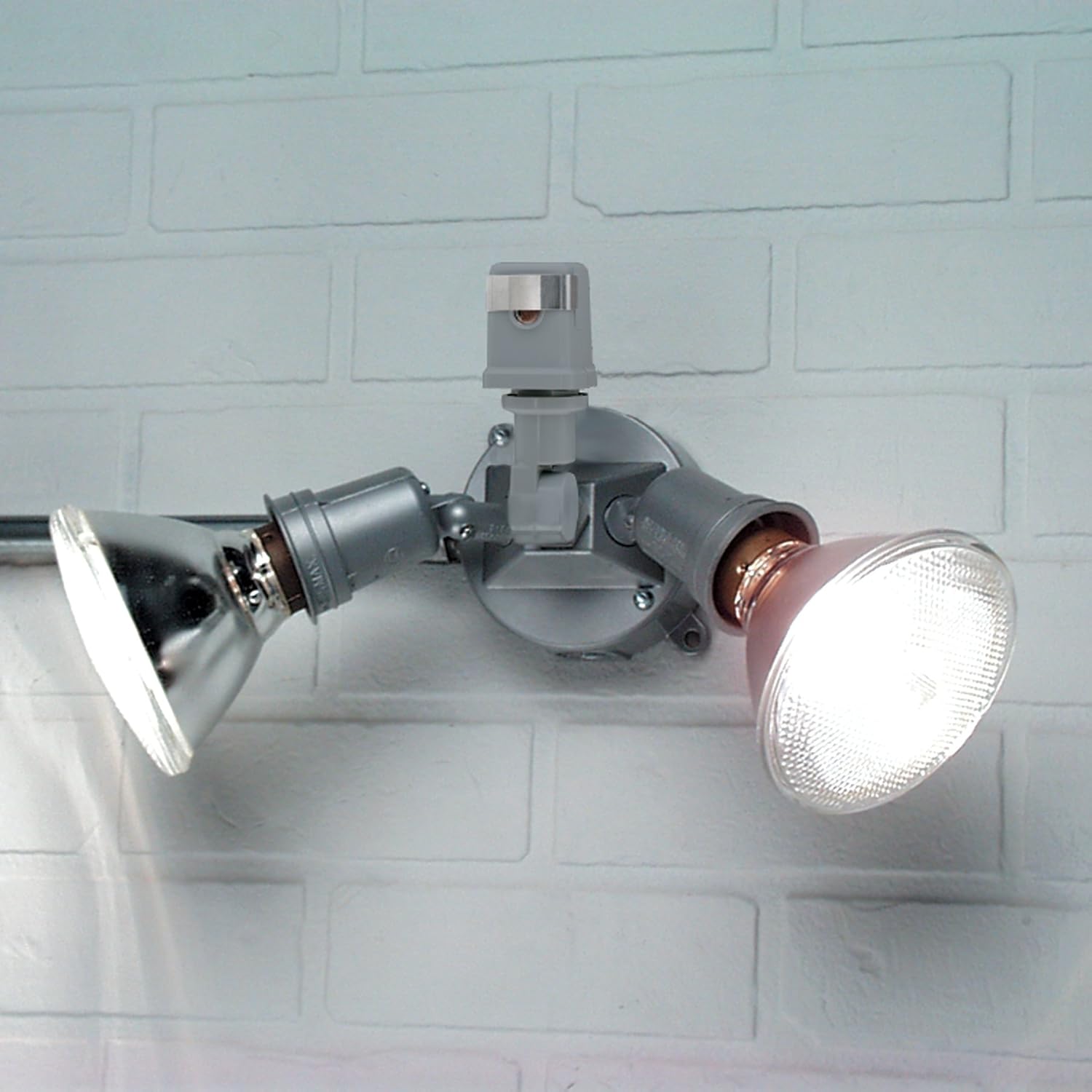 Intermatic K4221C 120Volt Stem and Swivel Mount Thermal Photocontrol