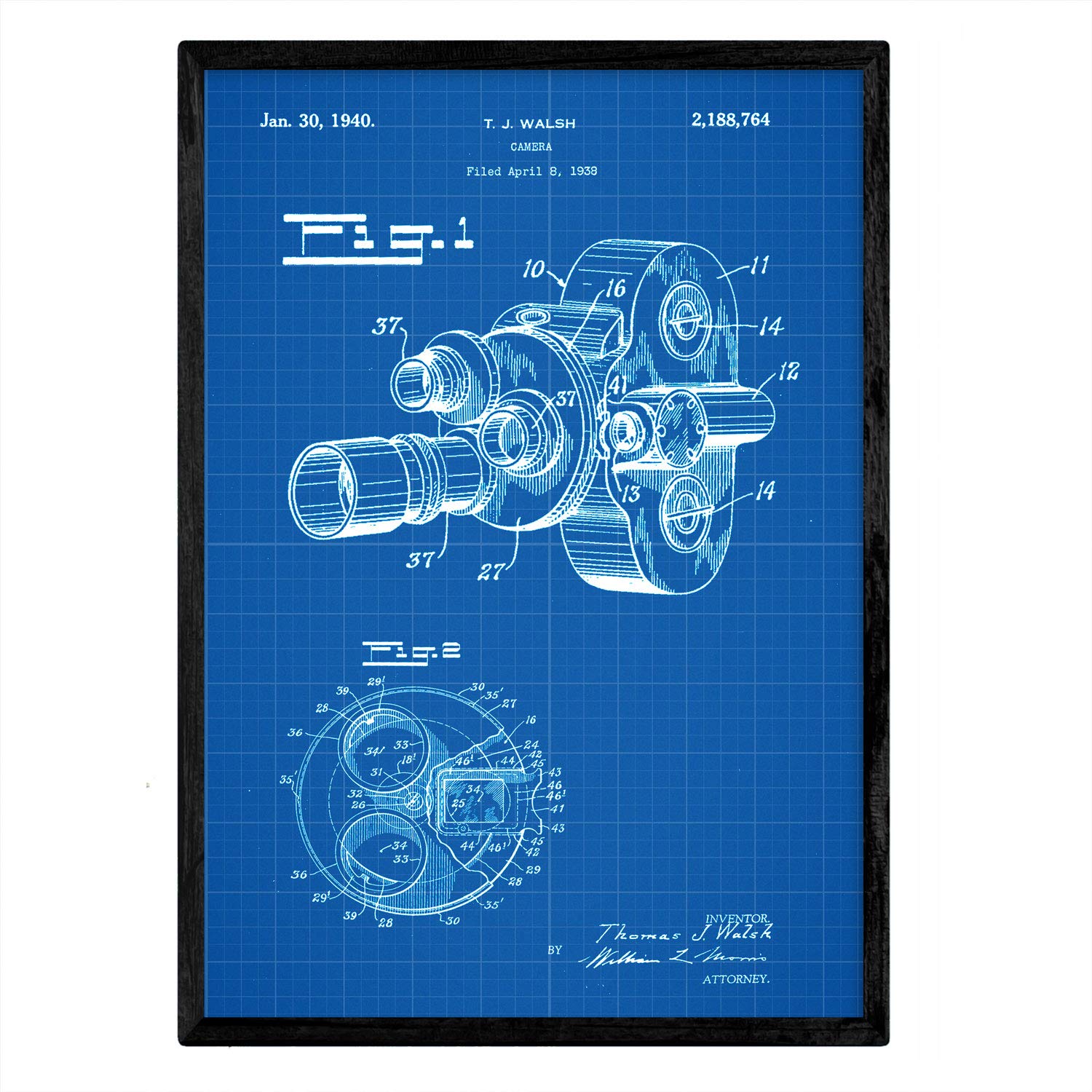 Nacnic Poster patented camera 8 millimeters. Sheet with old design patent A3 size with blue background