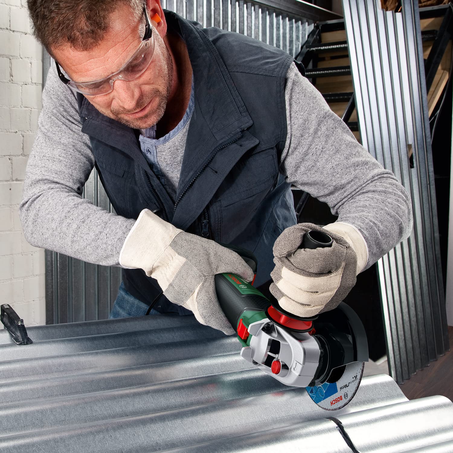 Bosch Akku-Kompakt-Winkelschleifer AdvancedGrind 18V-80 (Ohne Akku; 18 Volt System; zum Schleifen, Trennen und Bürsten in verschiedenen Materialien; im Karton) 2