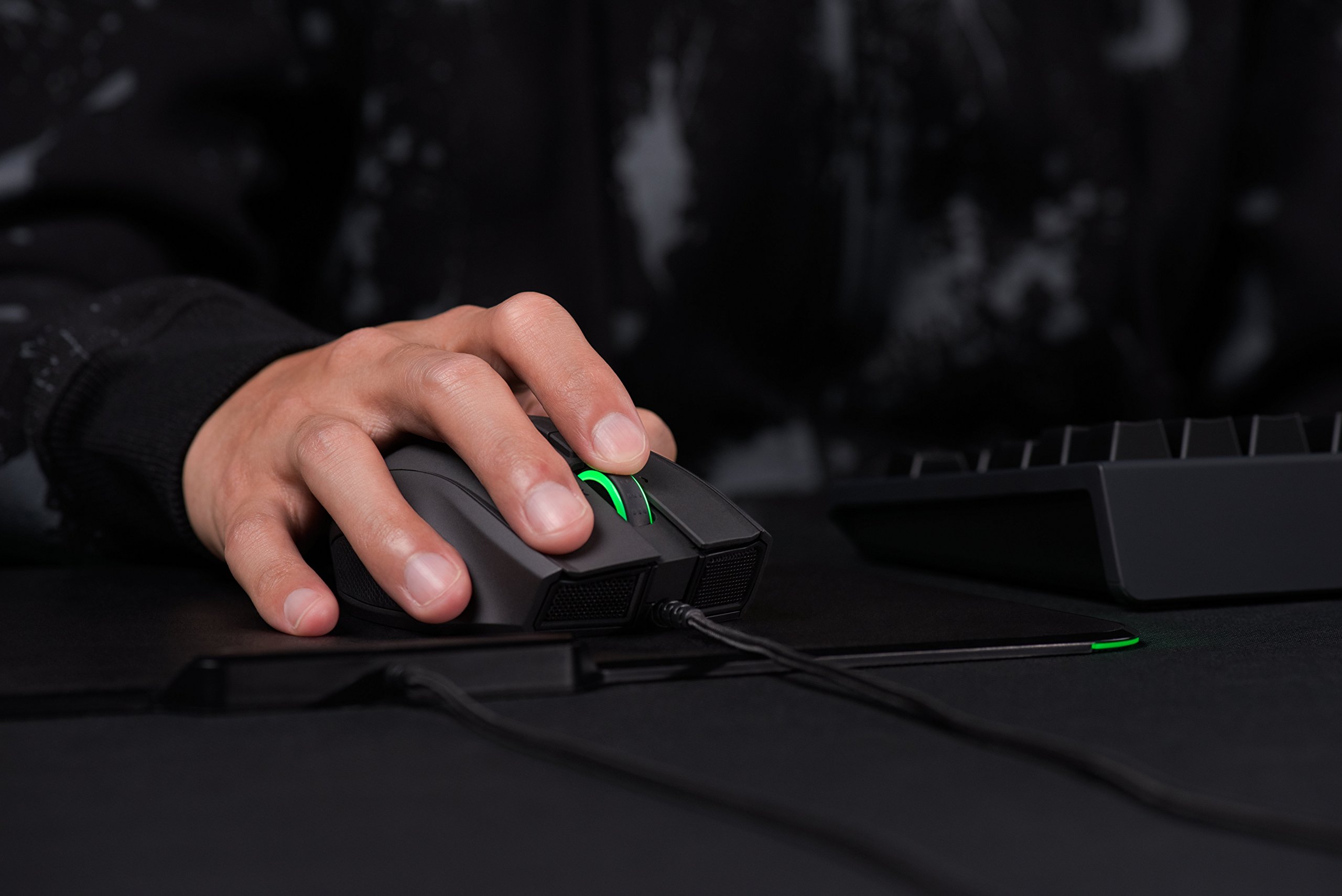 Razer Naga Hex V2: 7 Button Thumb Grid - 16,000 Adjustable DPI - New Ergonomic Form Factor - MOBA Gaming Mouse
