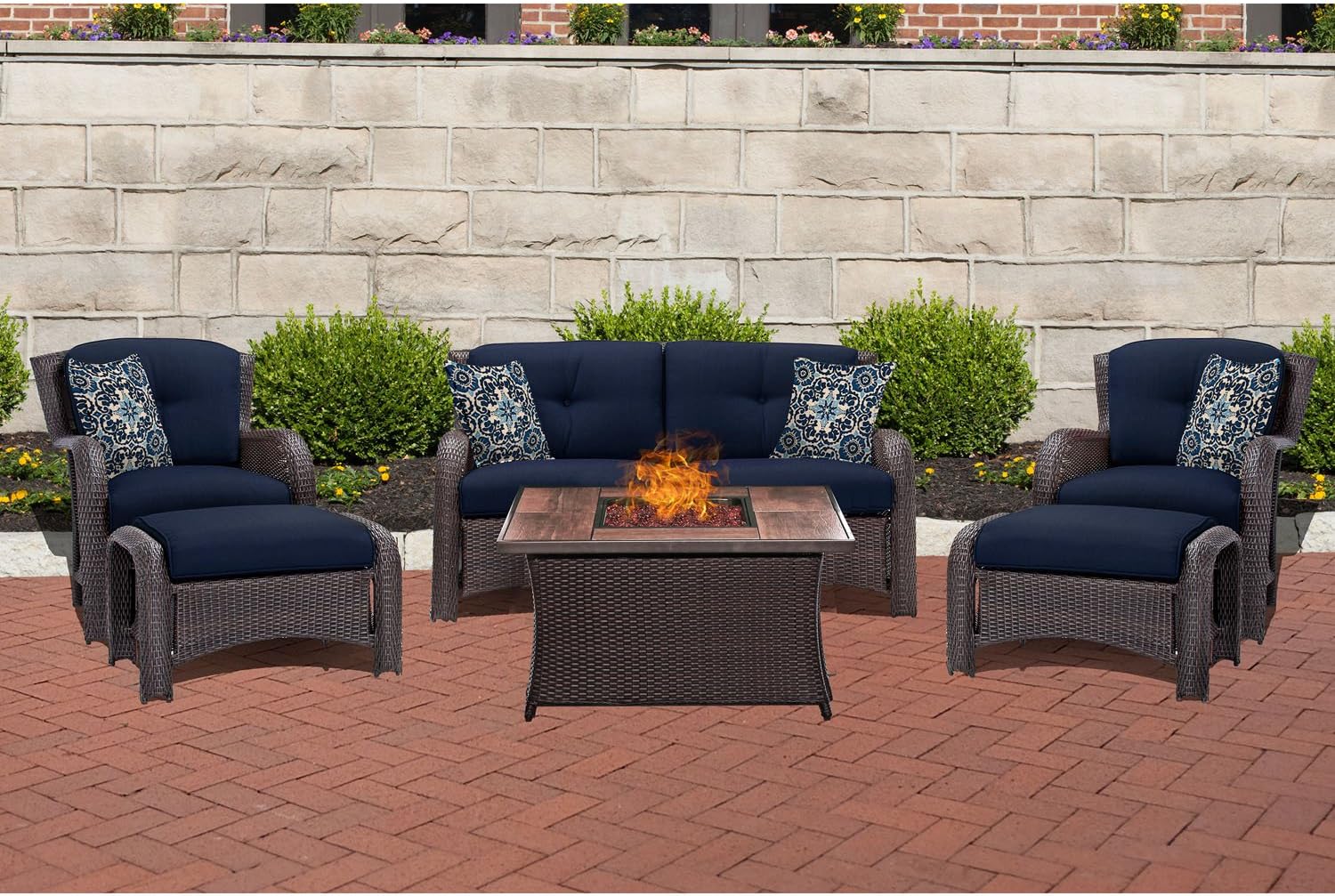 Amazon Com Hanover Strath6pcfp Nvy Wg 6 Piece Strathmere Lounge Set Table Outdoor Furniture Navy Blue With Wood Grain Top Fire Pit Garden Outdoor