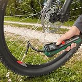 Bosch EasyPump Portable Electric Bike Pump 3.0Ah USB-C Autostop 150 PSI view 3