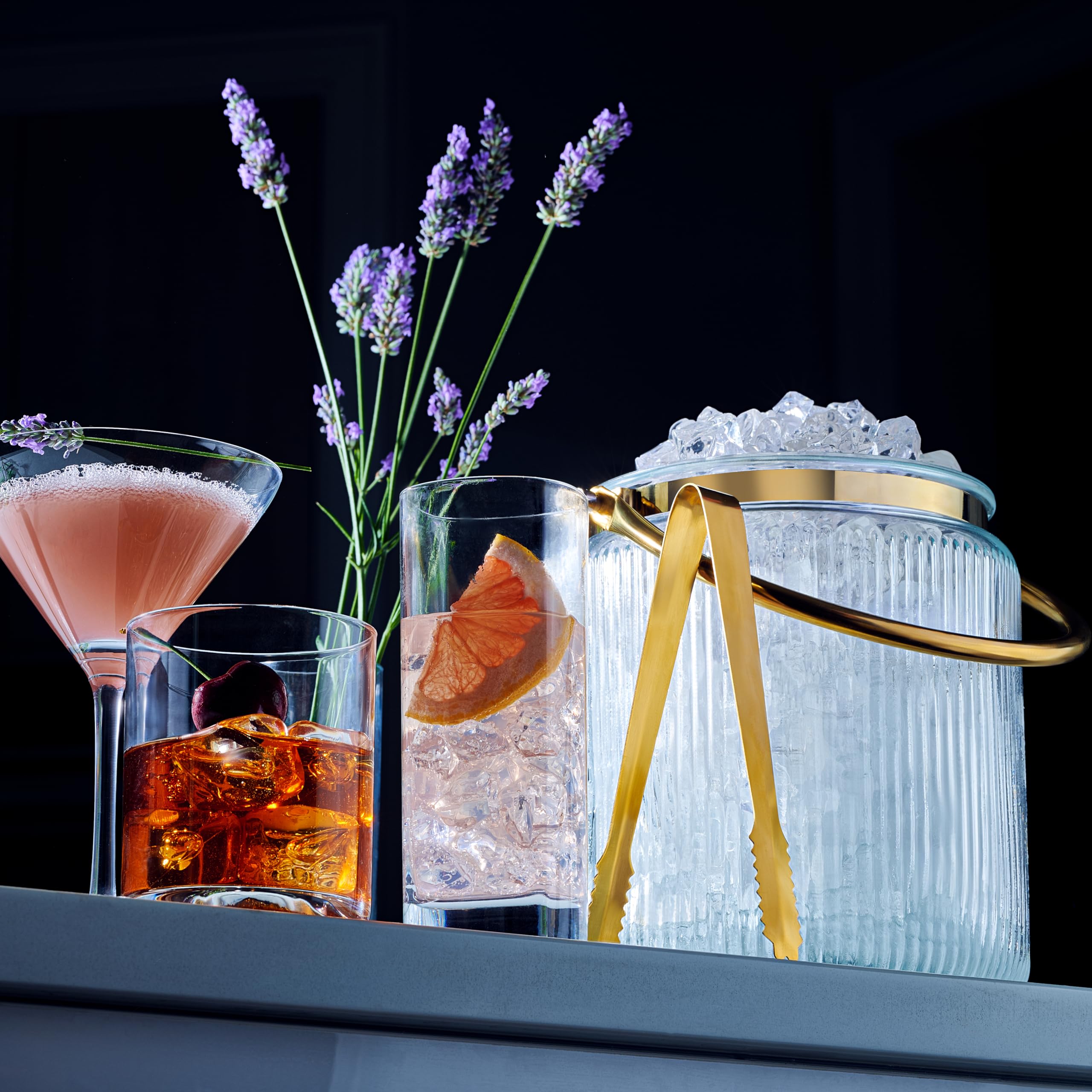 Le'raze Glass Ice Bucket with Airtight Lid, Tong Scooper and Handle - 3L Ribbed Beverage Tub Cocktail Home Bar Accessories, Wine, Beer Chiller for Parties, Champagne Drink Cooler Hinged Handles